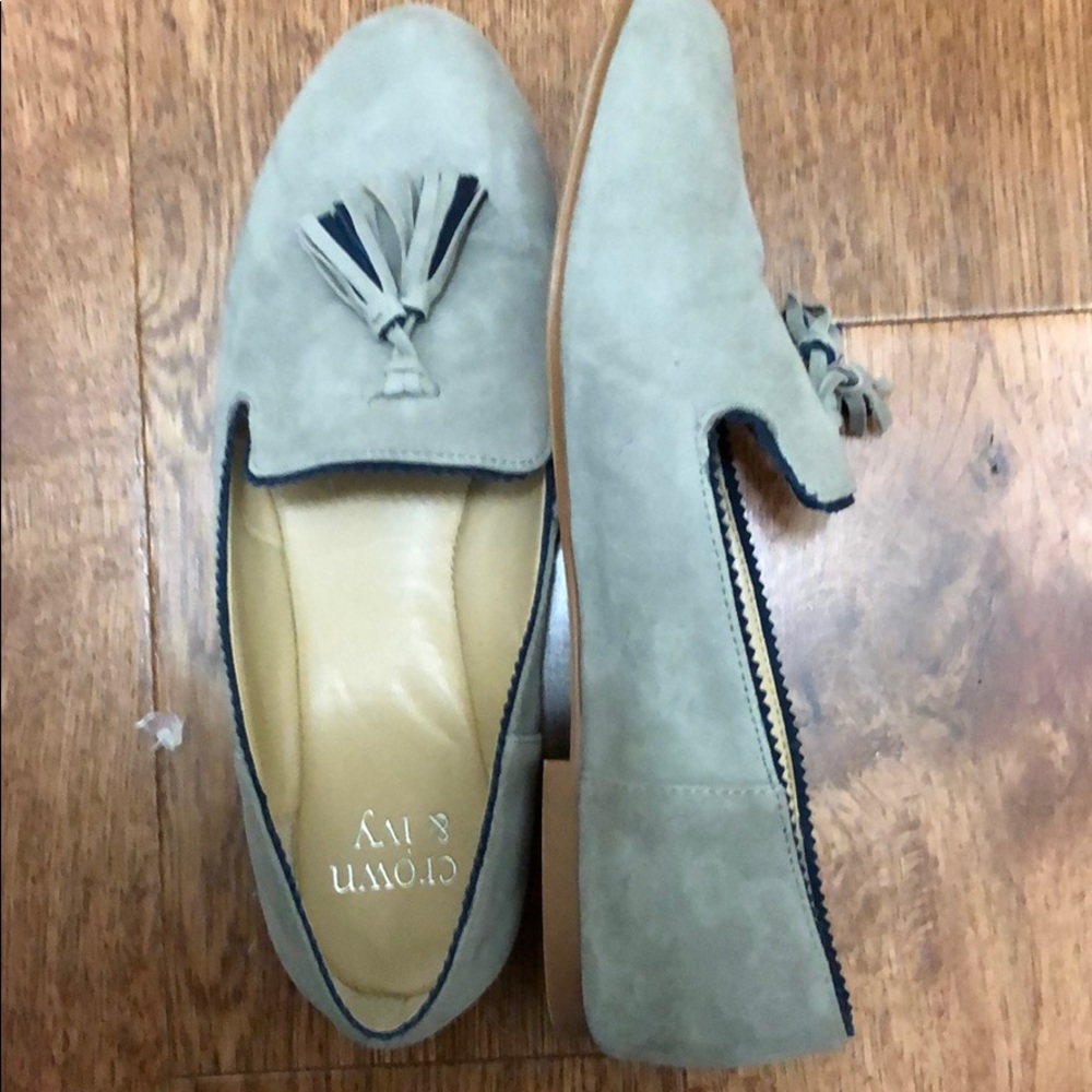 Shoes - Picture 3 of 4
